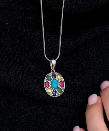 قلادة حجر الفيروز والعقيق