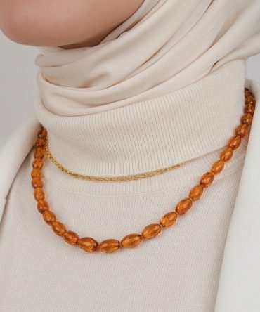 قلادة كهرمان نسائية
